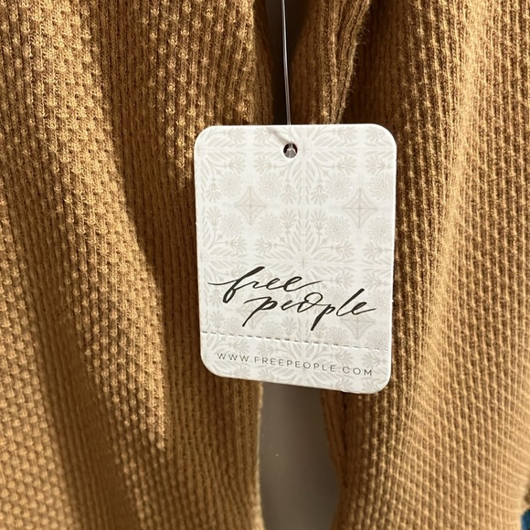 Free People top NWT - Picture 3 of 6